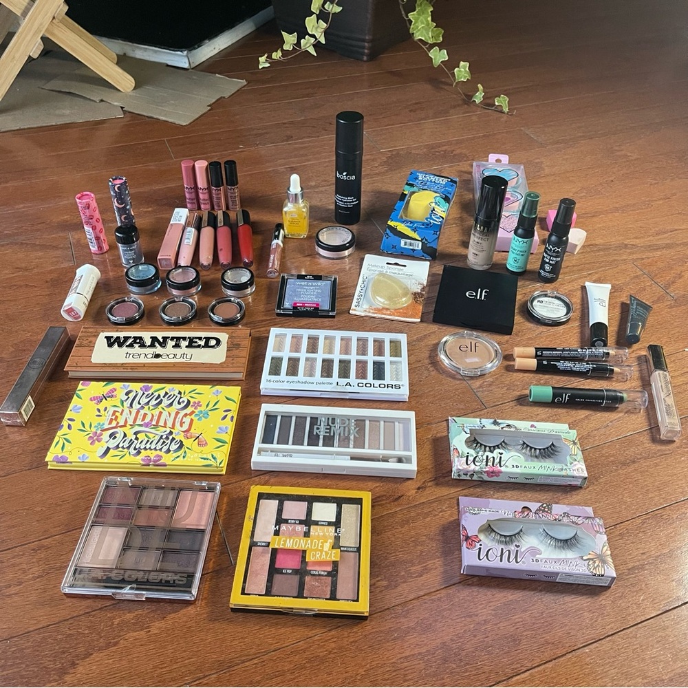 New 50 pc drugstore makeup bundle